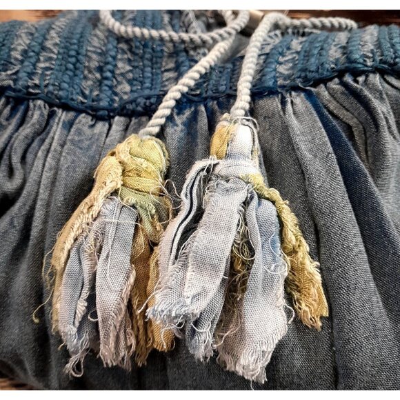 Rachel Zoe Chambray Denim Top Boho Hippie Embroidered Crochet Size S Blue - Picture 8 of 8